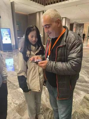 商學部外語科教中心學生參與“中法加納國際文化藝術節(jié)”志愿服務活動，助力北京翻譯服務